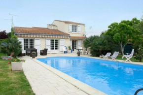 Villa de 4 chambres avec piscine privee jardin clos et wifi a Aytre a 5 km de la plage